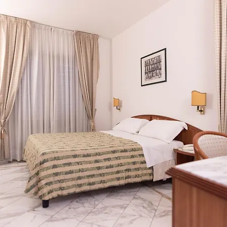 Отель Grand Duomo 4*