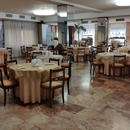 杜尔墨大酒店 酒店 4*